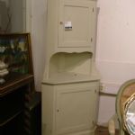 332 8106 CORNER CUPBOARD